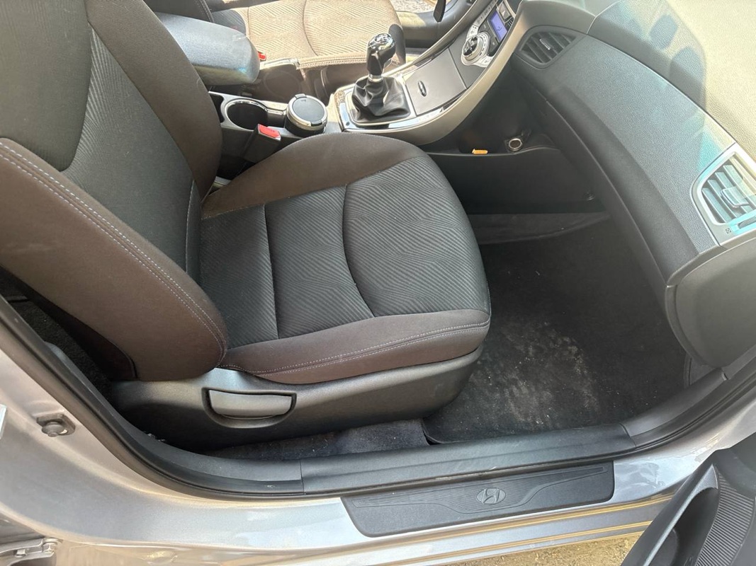 Hyundai, Elantra, 2012