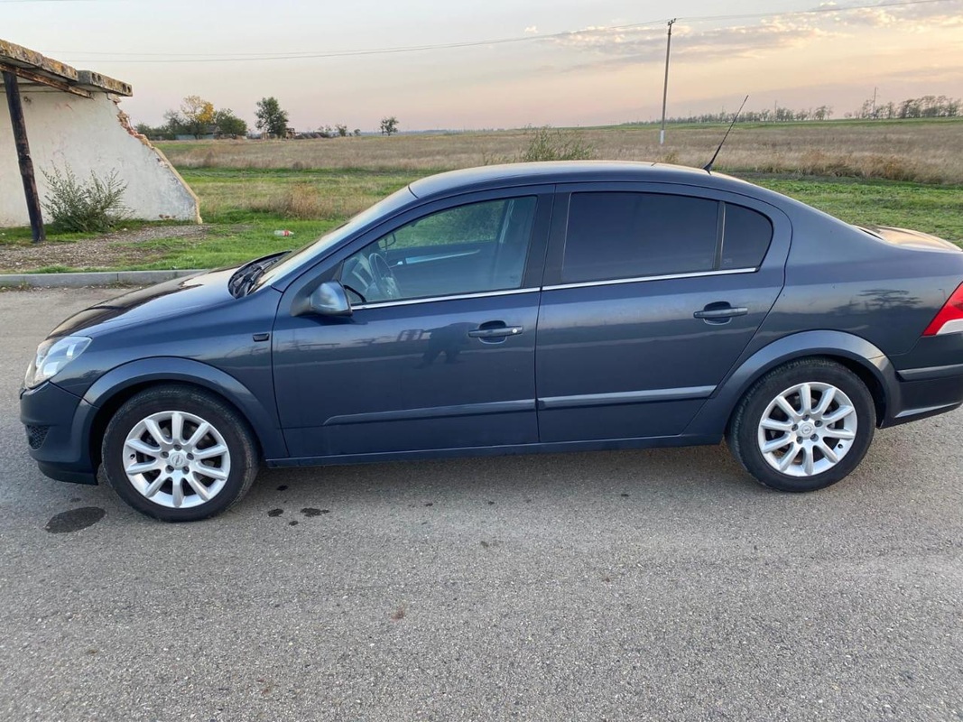 Opel, Astra, 2008