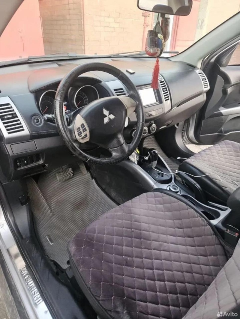 Mitsubishi, Outlander, 2011