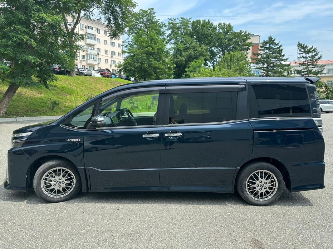 Toyota, Voxy, 2018