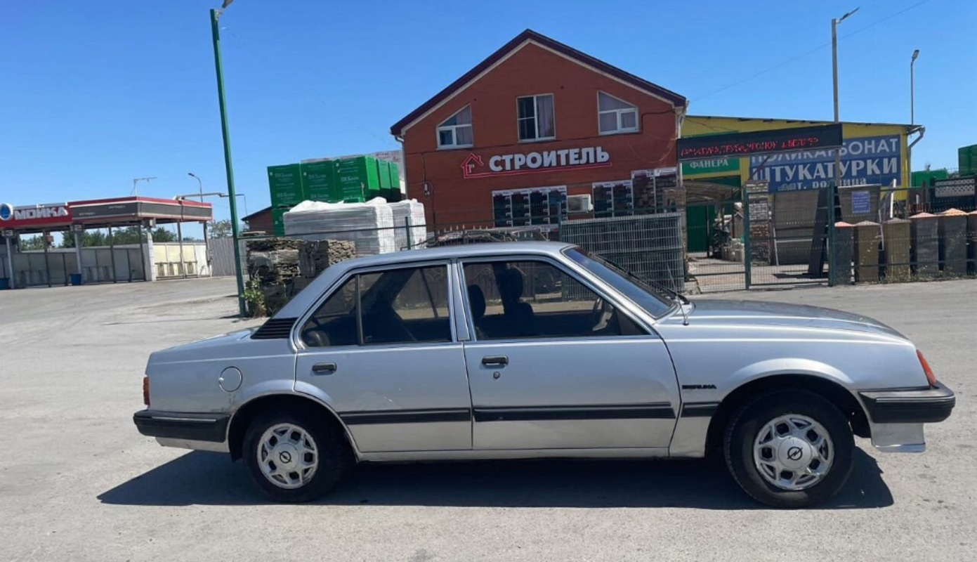 Opel, Ascona, 1982
