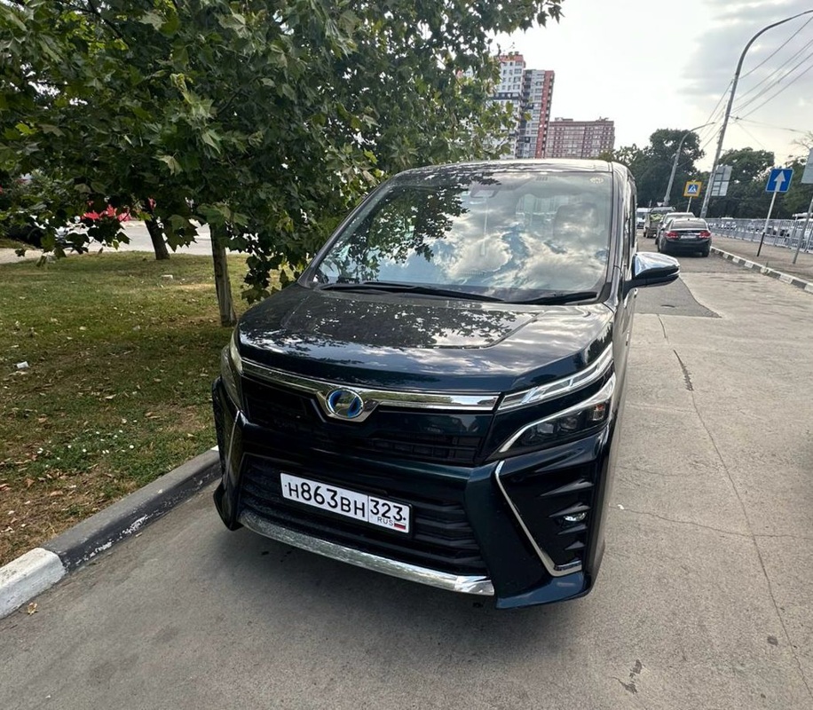 Toyota, Voxy, 2018