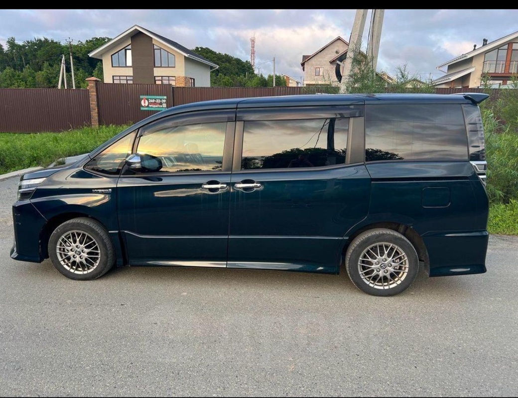 Toyota, Voxy, 2018