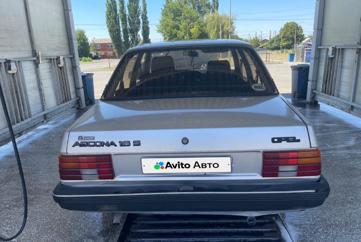 Opel, Ascona, 1982