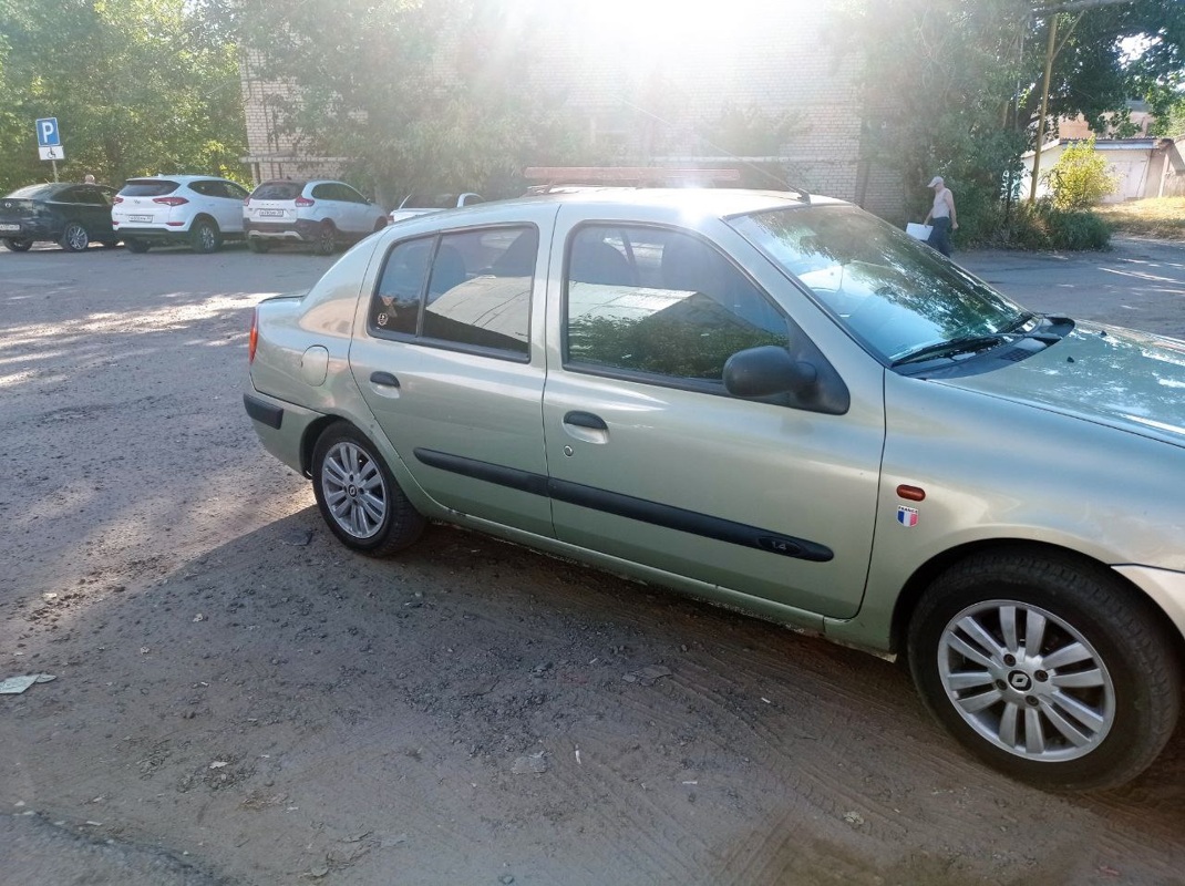 Renault, Symbol, 2002