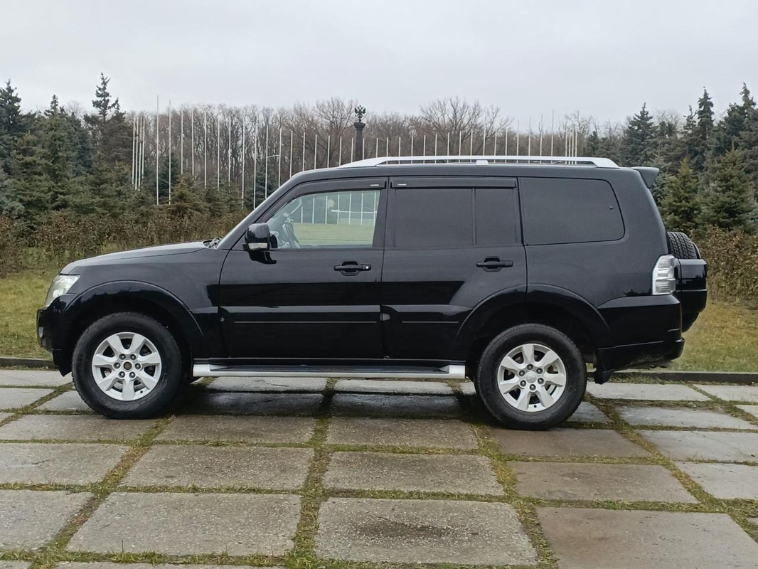 Mitsubishi, Pajero, 2011