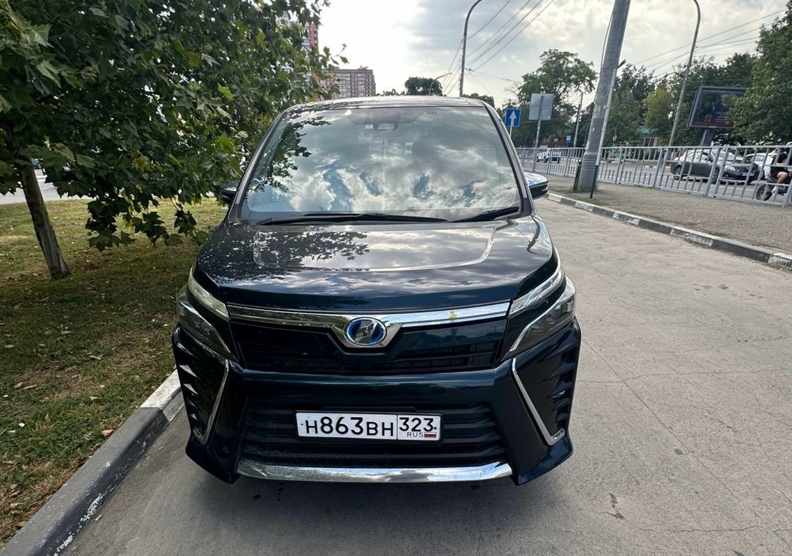 Toyota, Voxy, 2018