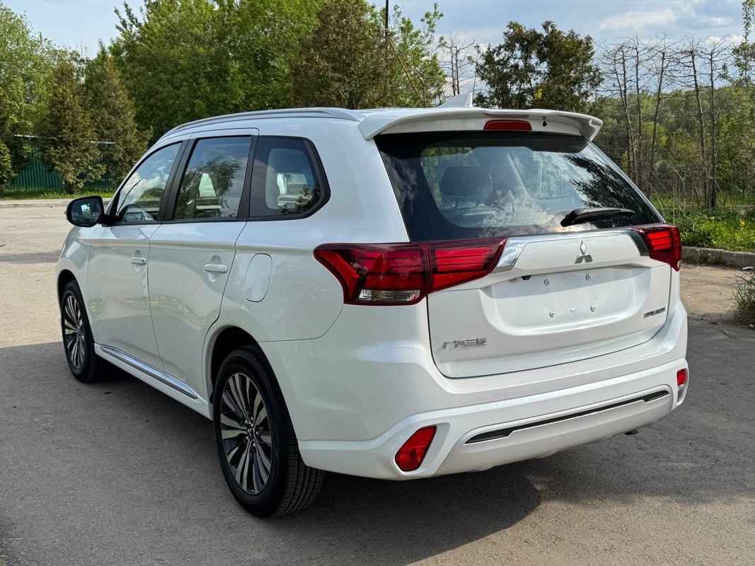 Mitsubishi, Outlander, 2022