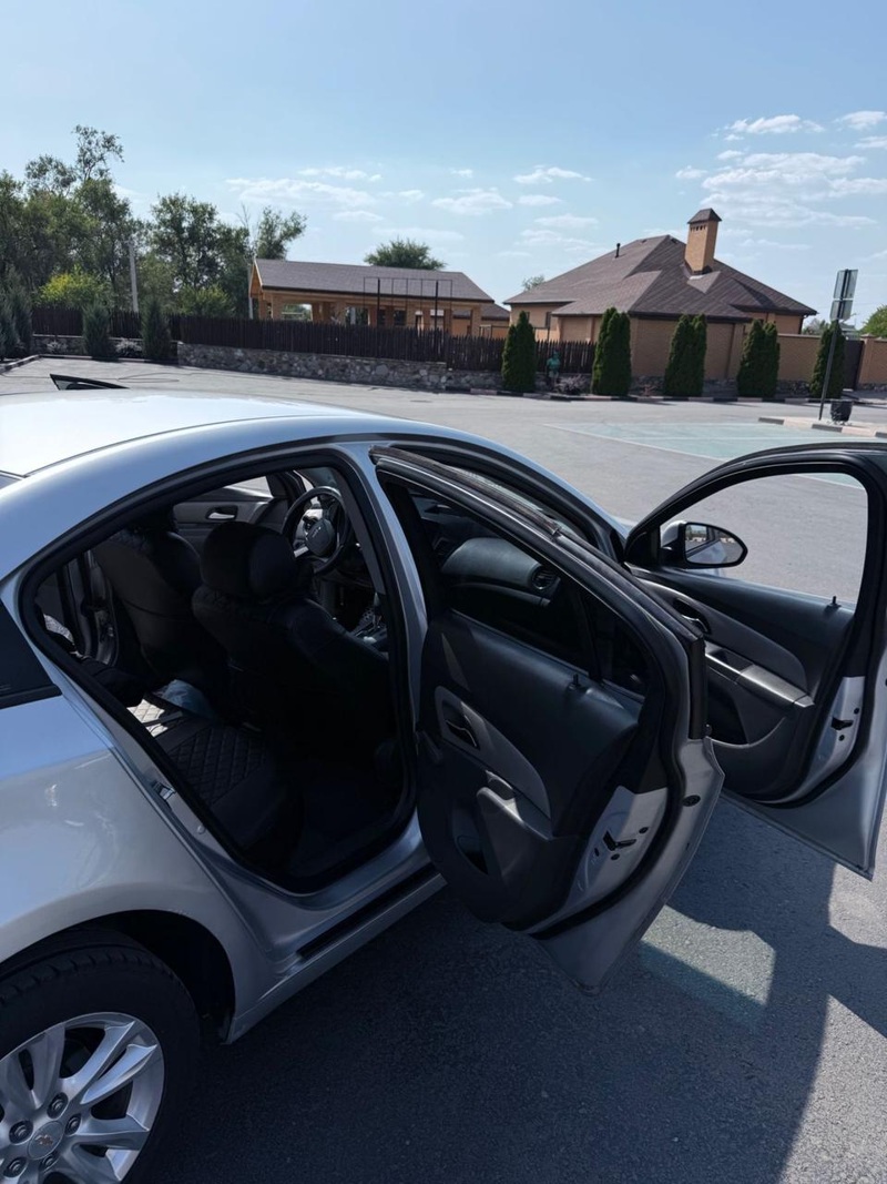 Chevrolet, Cruze, 2010