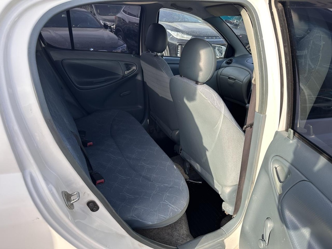 Toyota, Vitz, 2001