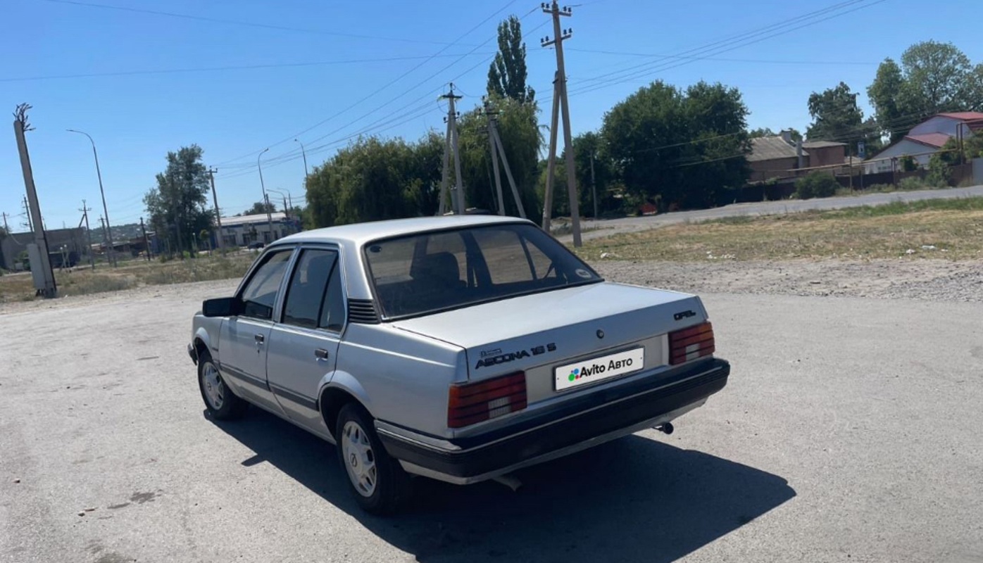 Opel, Ascona, 1982