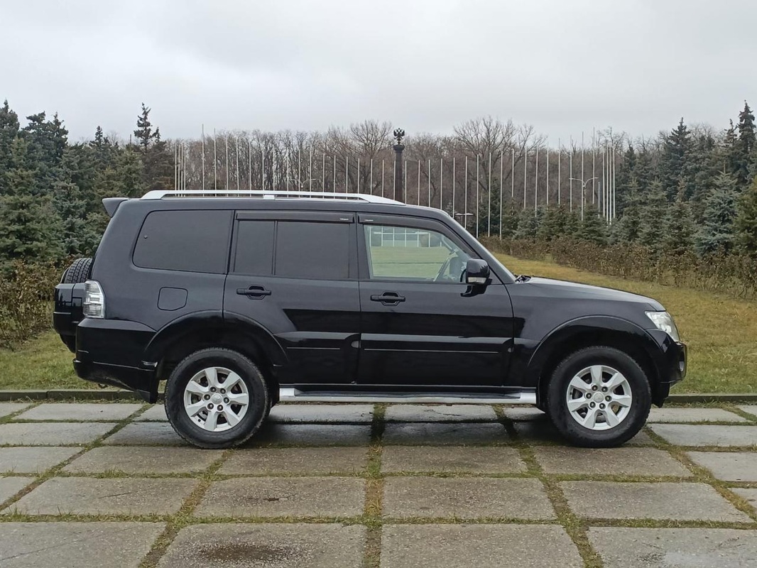 Mitsubishi, Pajero, 2011