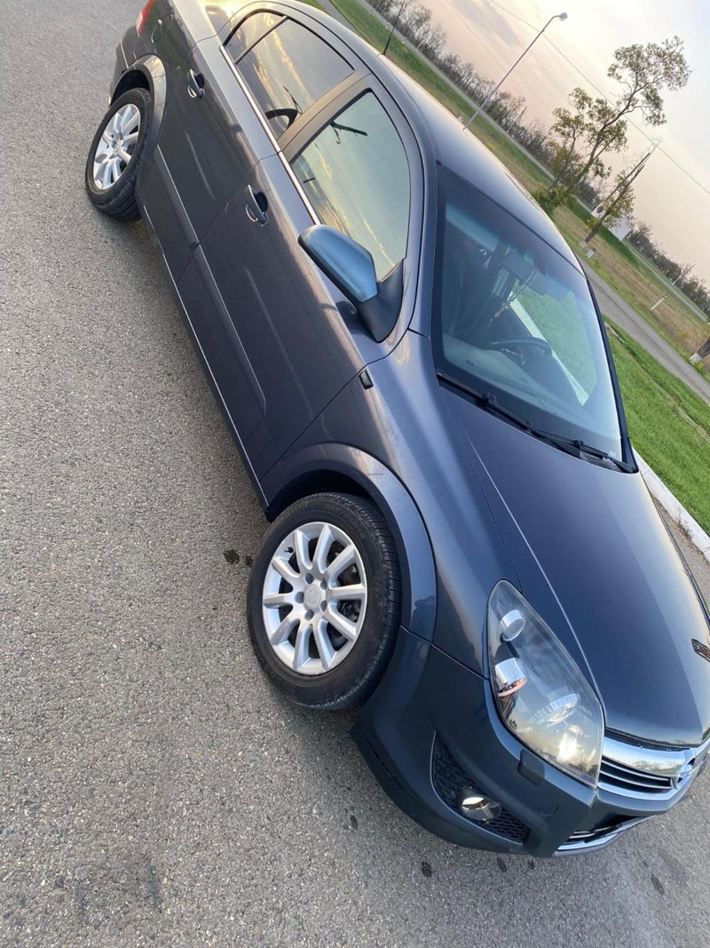 Opel, Astra, 2008