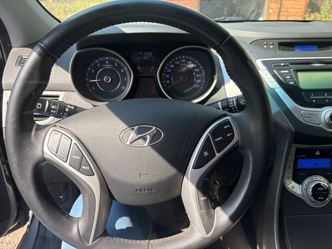 Hyundai, Elantra, 2012