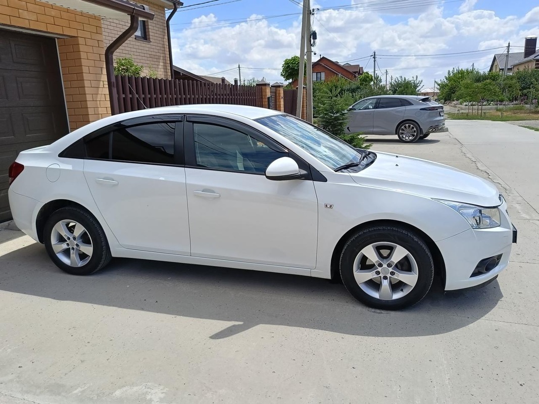Chevrolet, Cruze, 2011