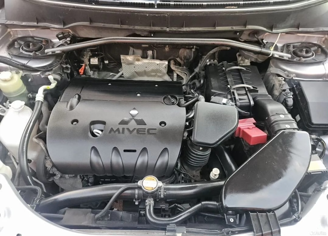 Mitsubishi, Outlander, 2011
