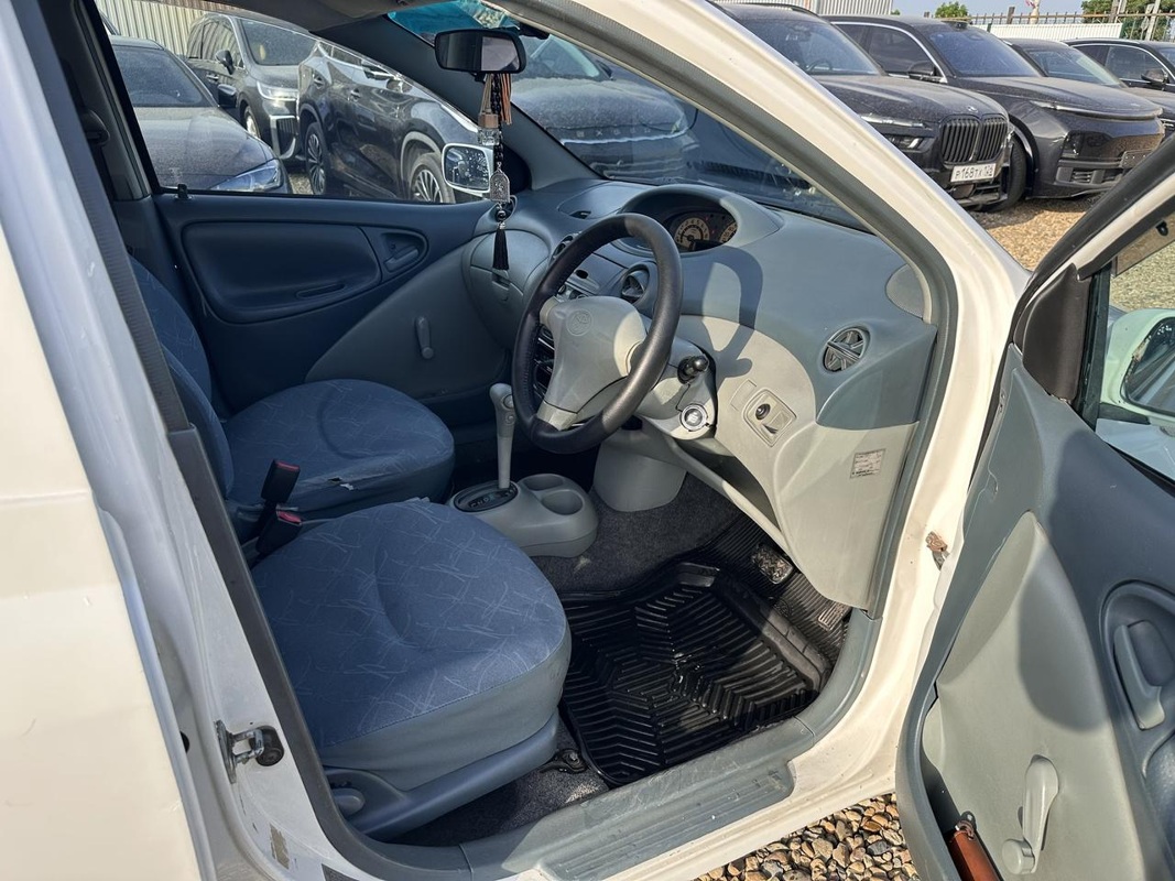 Toyota, Vitz, 2001