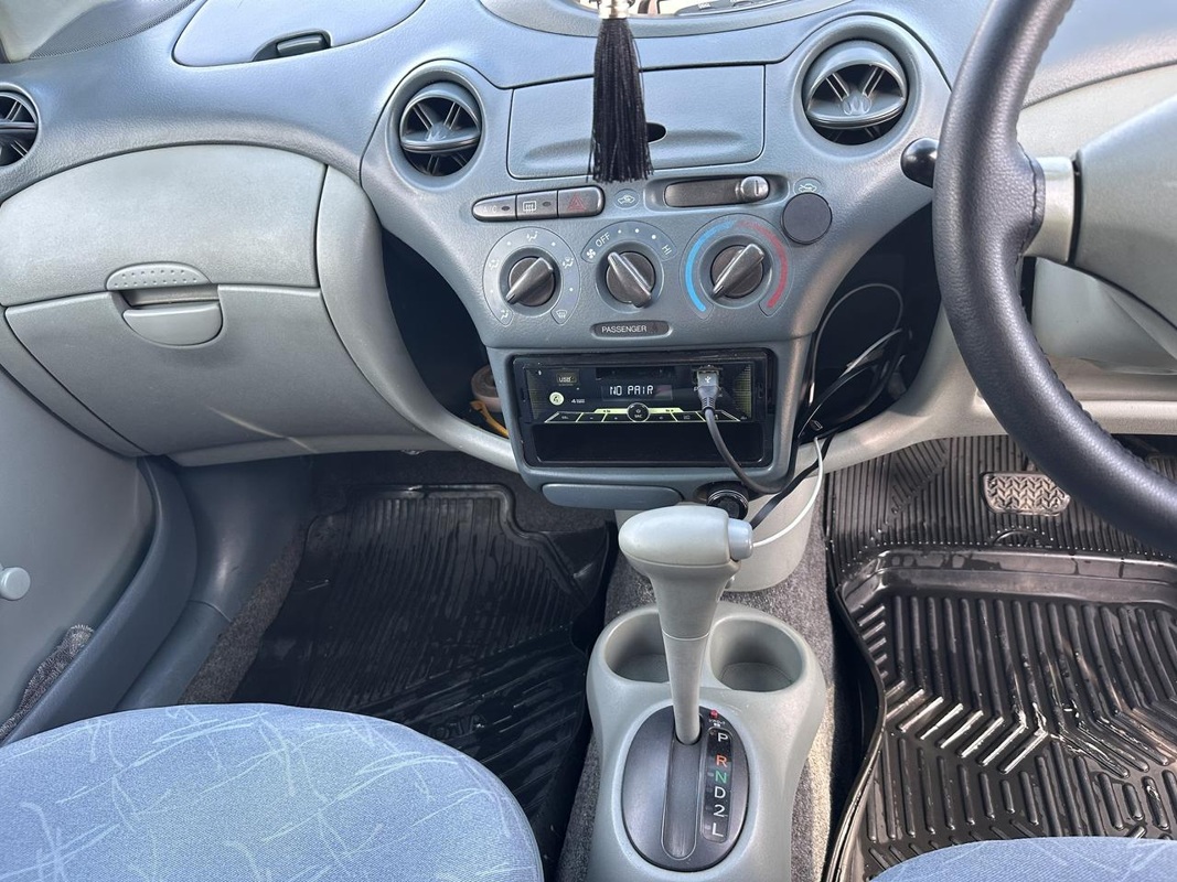 Toyota, Vitz, 2001