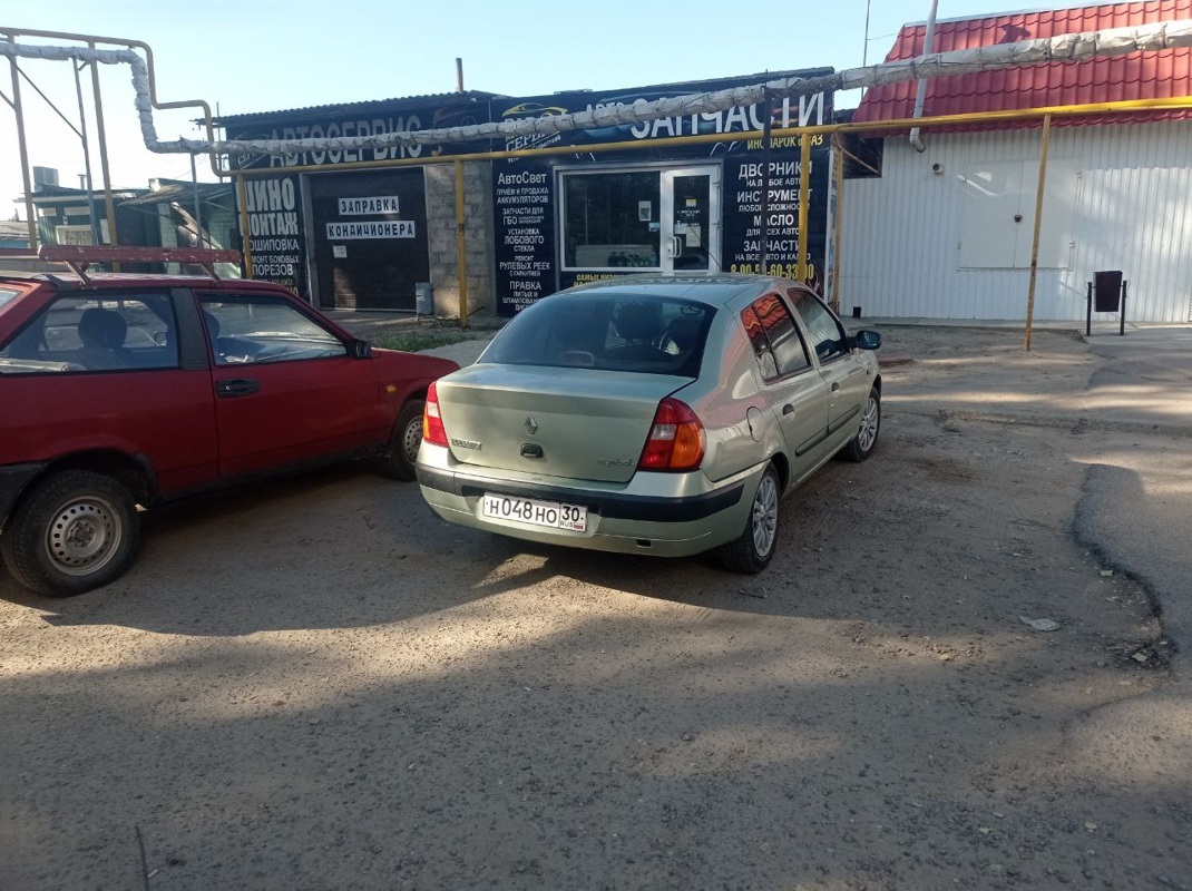 Renault, Symbol, 2002