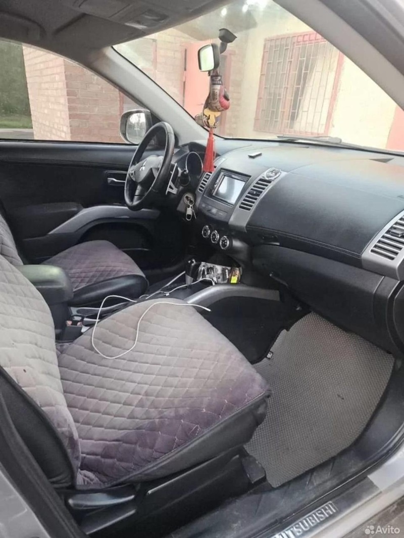 Mitsubishi, Outlander, 2011