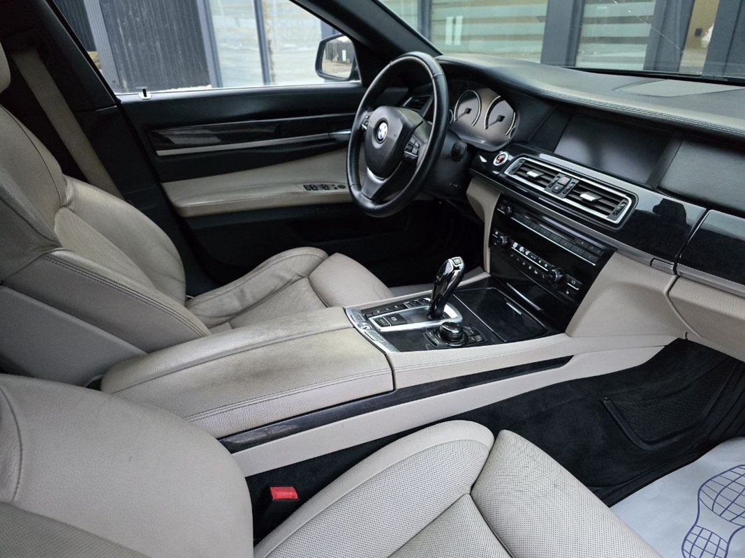 BMW, 7 серии, 2010