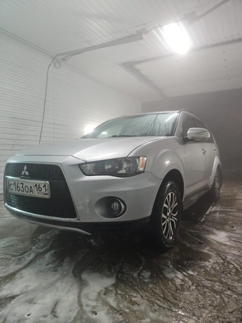 Mitsubishi, Outlander, 2011