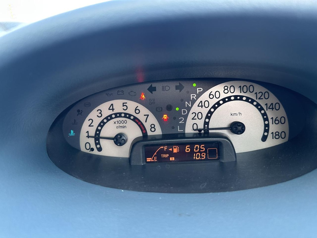 Toyota, Vitz, 2001