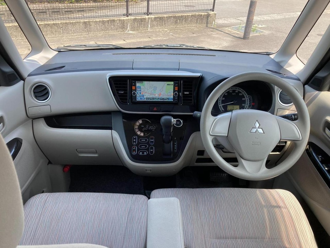 Mitsubishi, eK Space, 2015