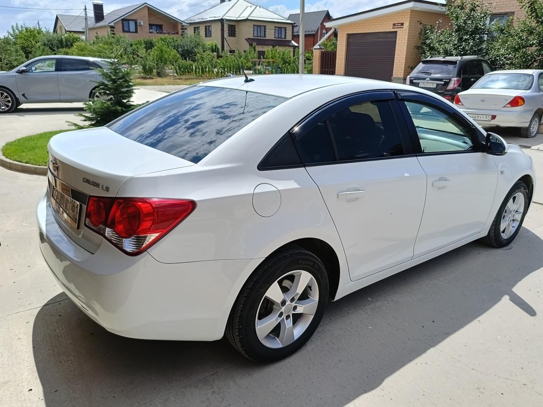 Chevrolet, Cruze, 2011