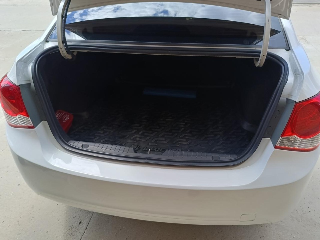 Chevrolet, Cruze, 2011