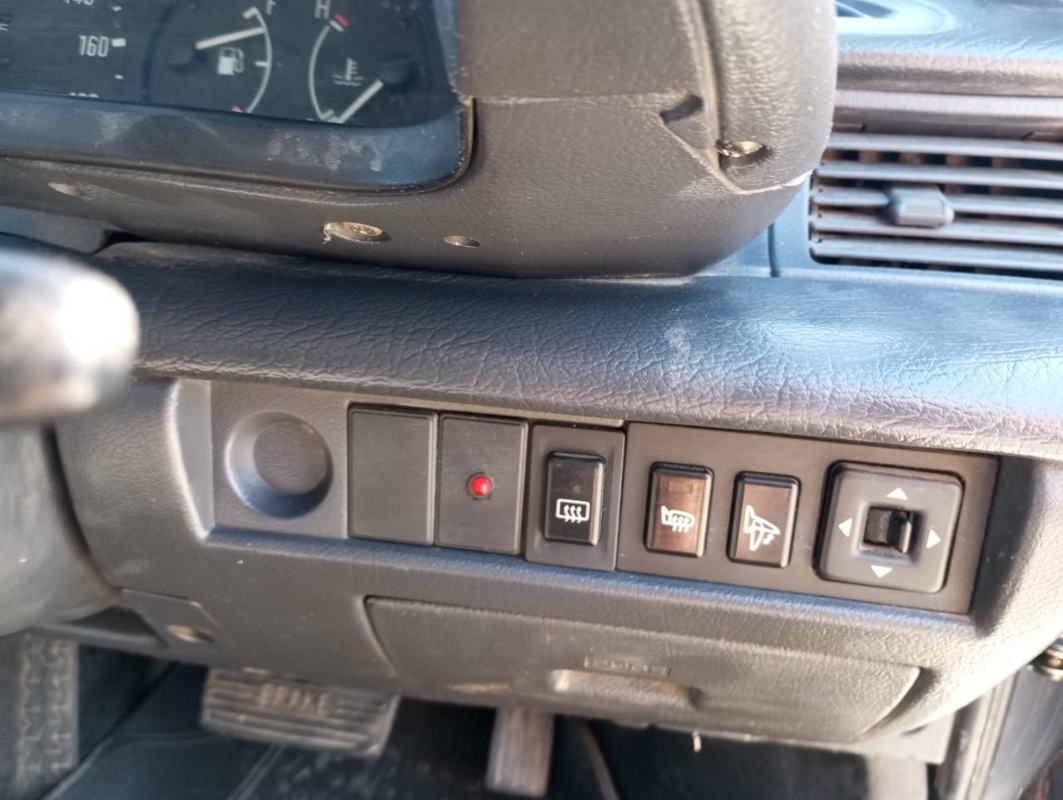 Isuzu, Gemini, 1990