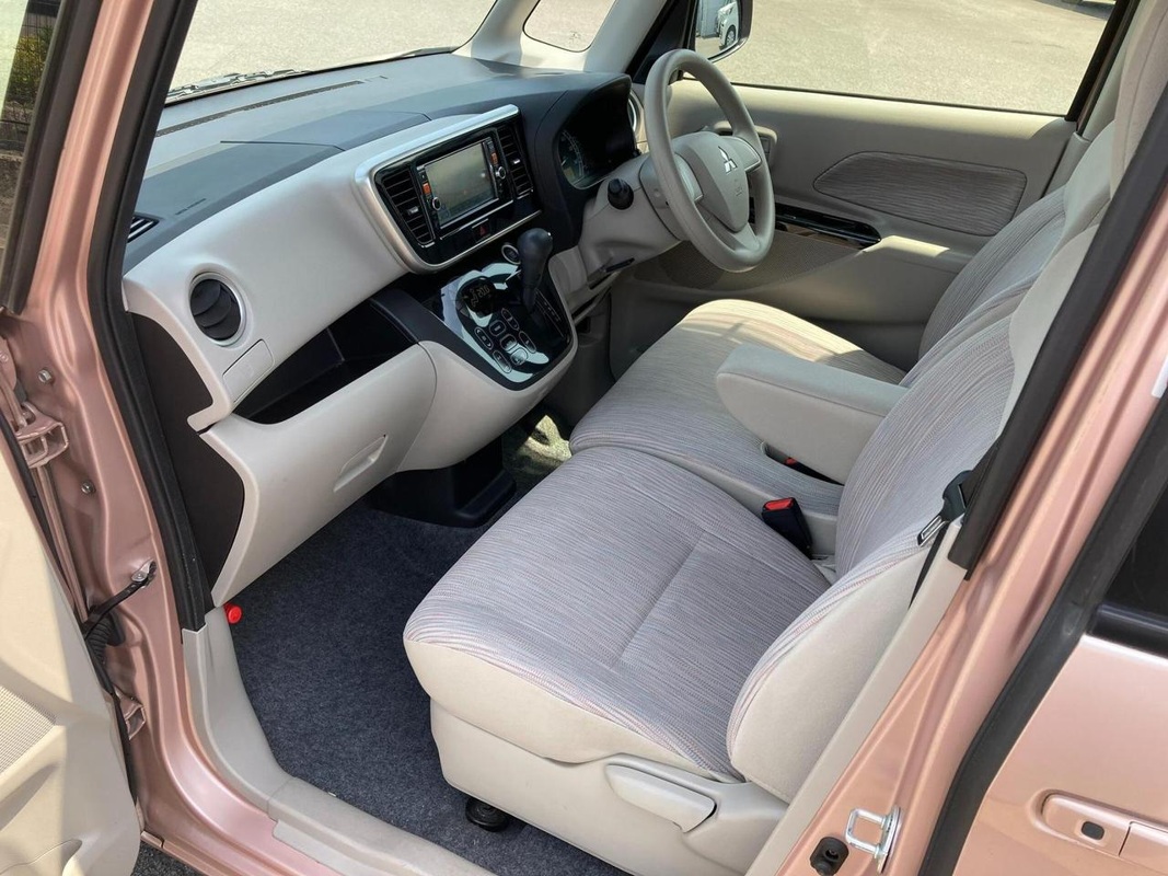 Mitsubishi, eK Space, 2015