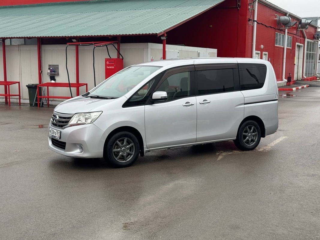 Nissan, Serena, 2011