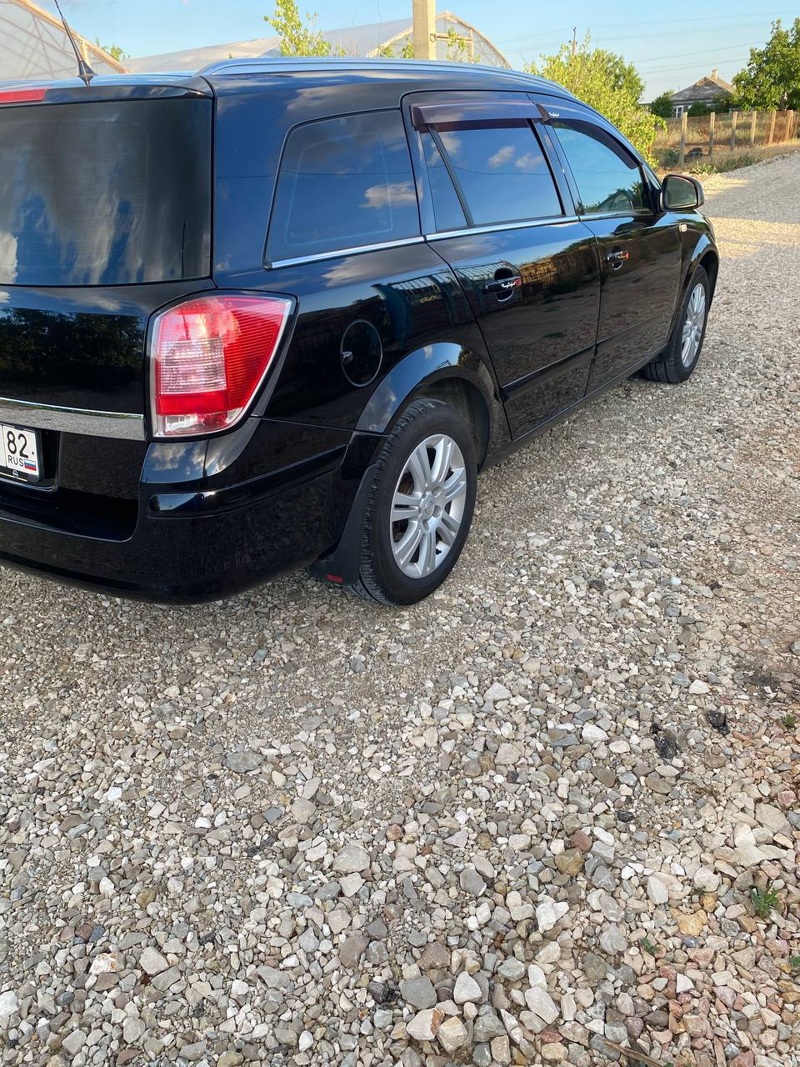 Opel, Astra, 2011