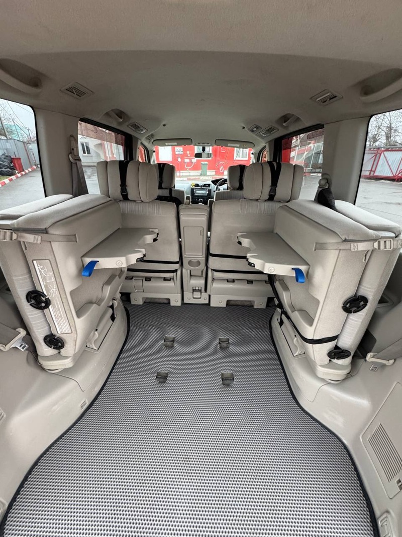 Nissan, Serena, 2011