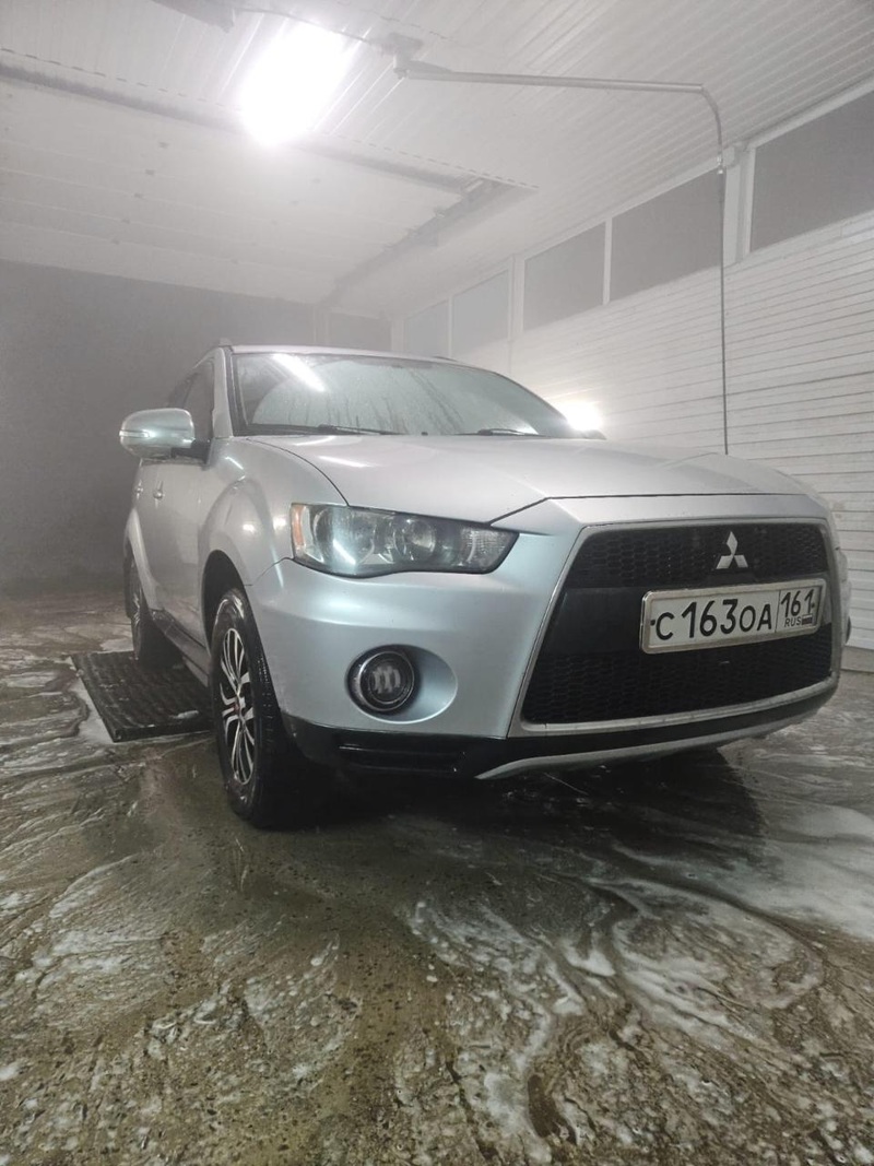 Mitsubishi, Outlander, 2011