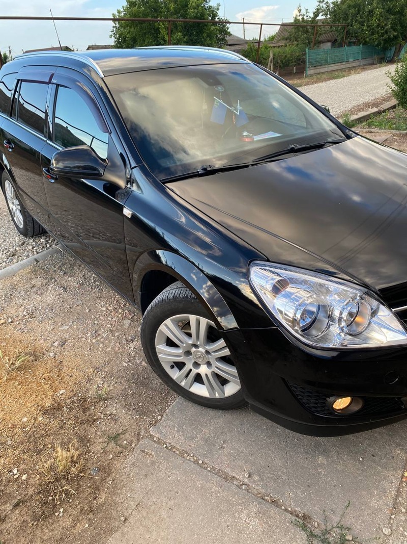 Opel, Astra, 2011