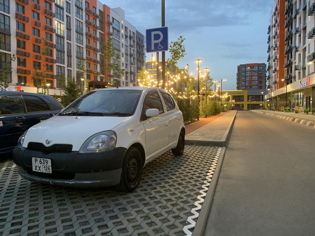 Toyota, Vitz, 2001