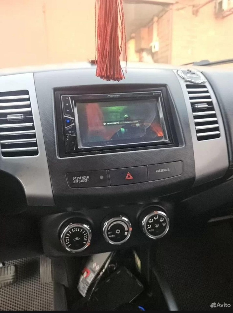 Mitsubishi, Outlander, 2011