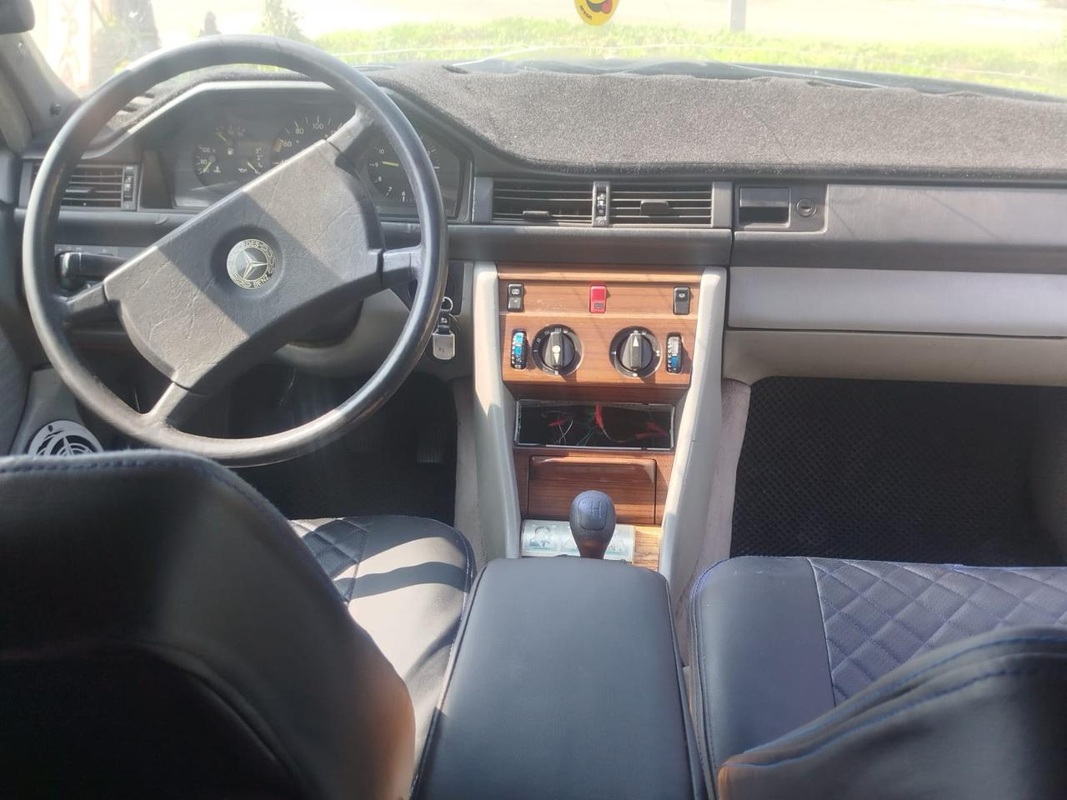 Mercedes-Benz, W124, 1985