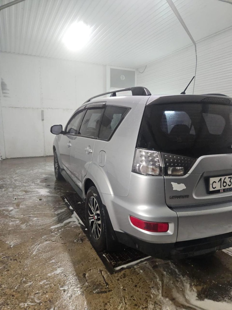 Mitsubishi, Outlander, 2011