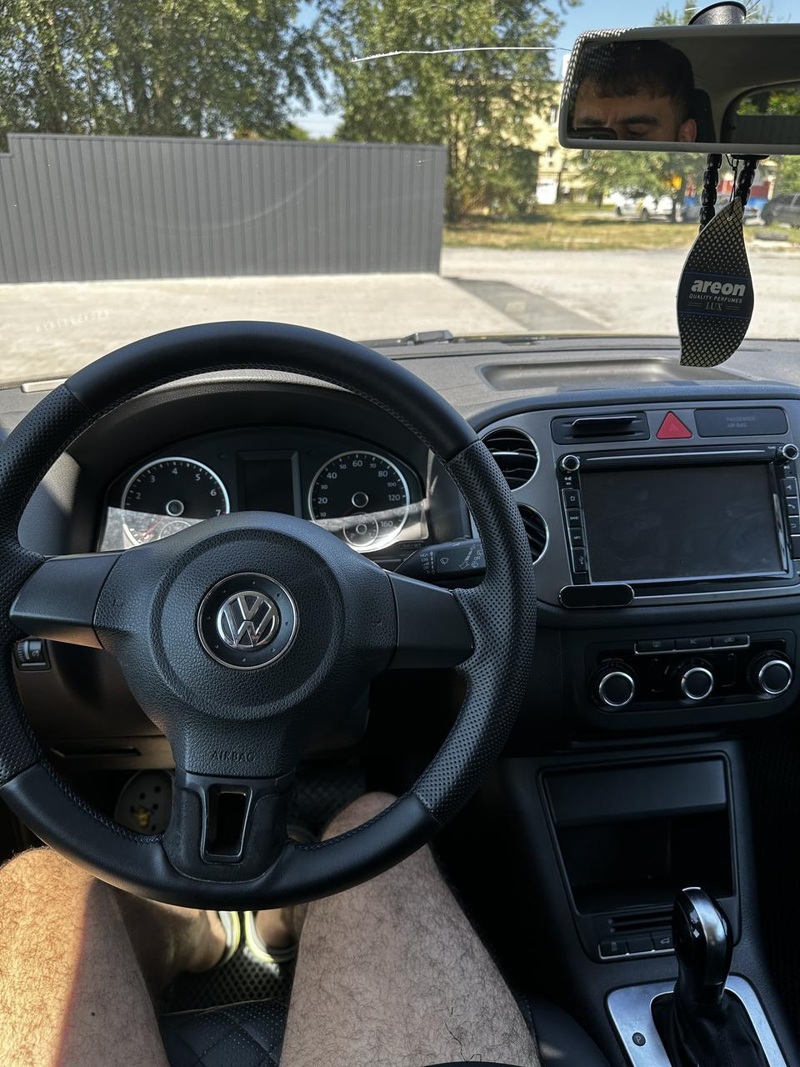 Volkswagen, Tiguan, 2011