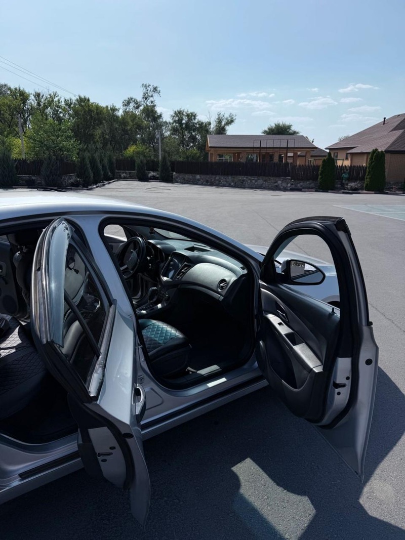 Chevrolet, Cruze, 2010