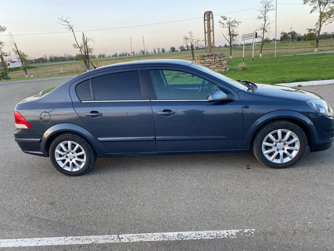 Opel, Astra, 2008