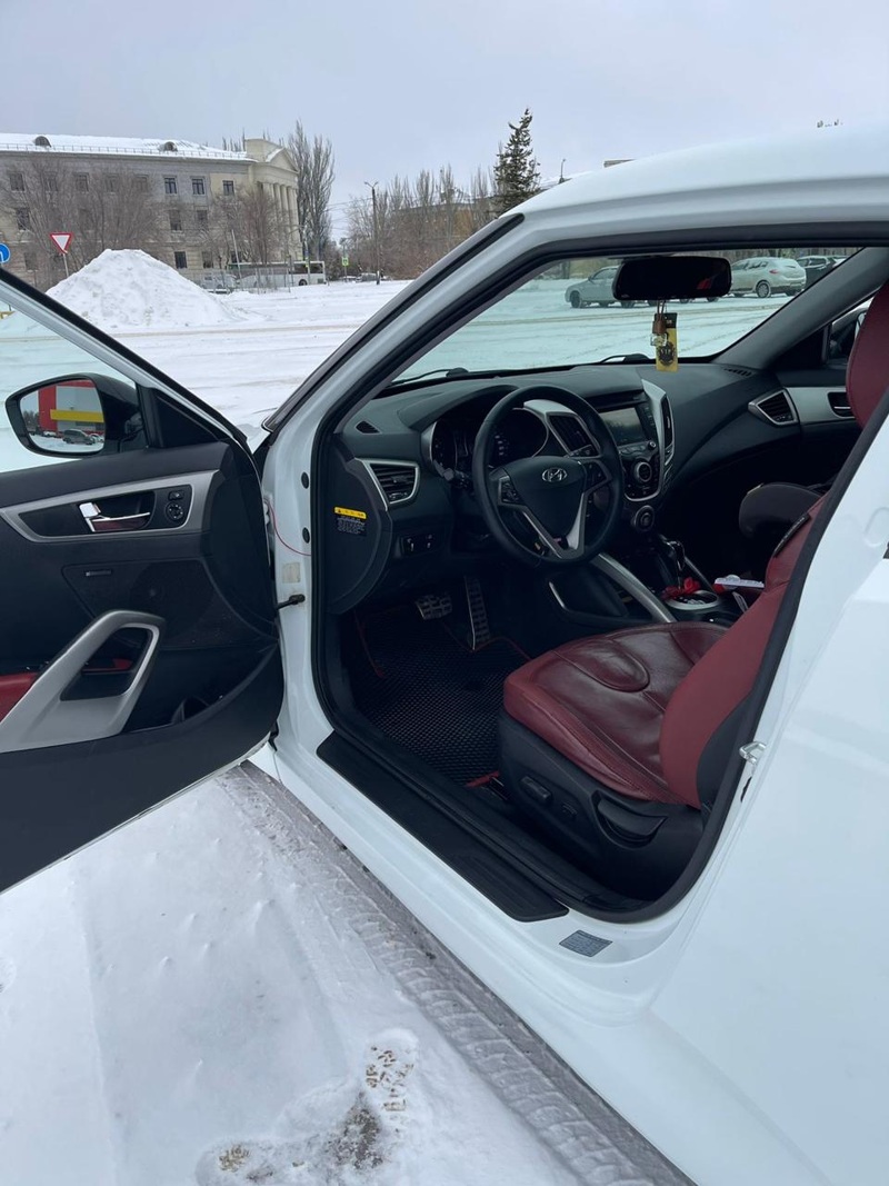 Hyundai, Veloster, 2011