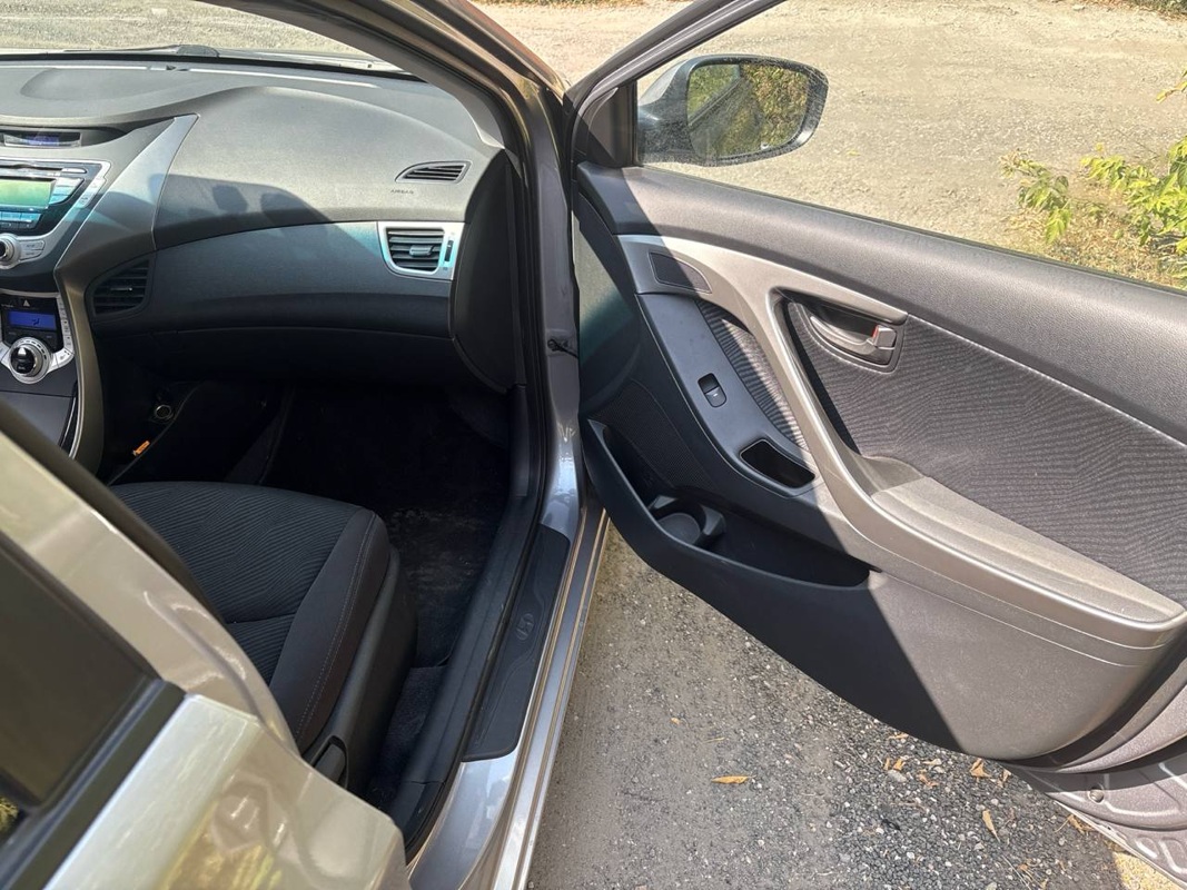 Hyundai, Elantra, 2012