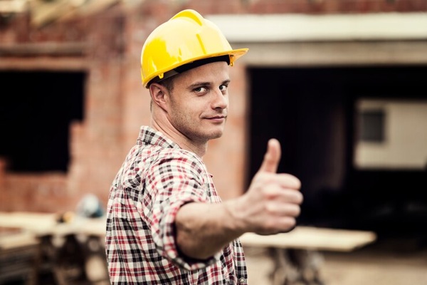 construction-worker-gesturing-thumbs-up_329181-2846.jpg