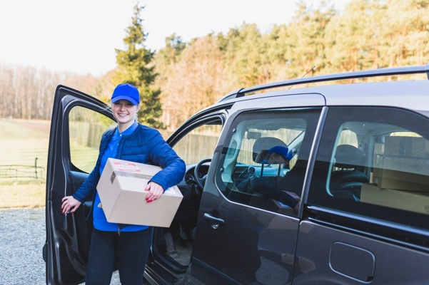 girl-with-box-working-delivery-service_23-2147767516.jpg