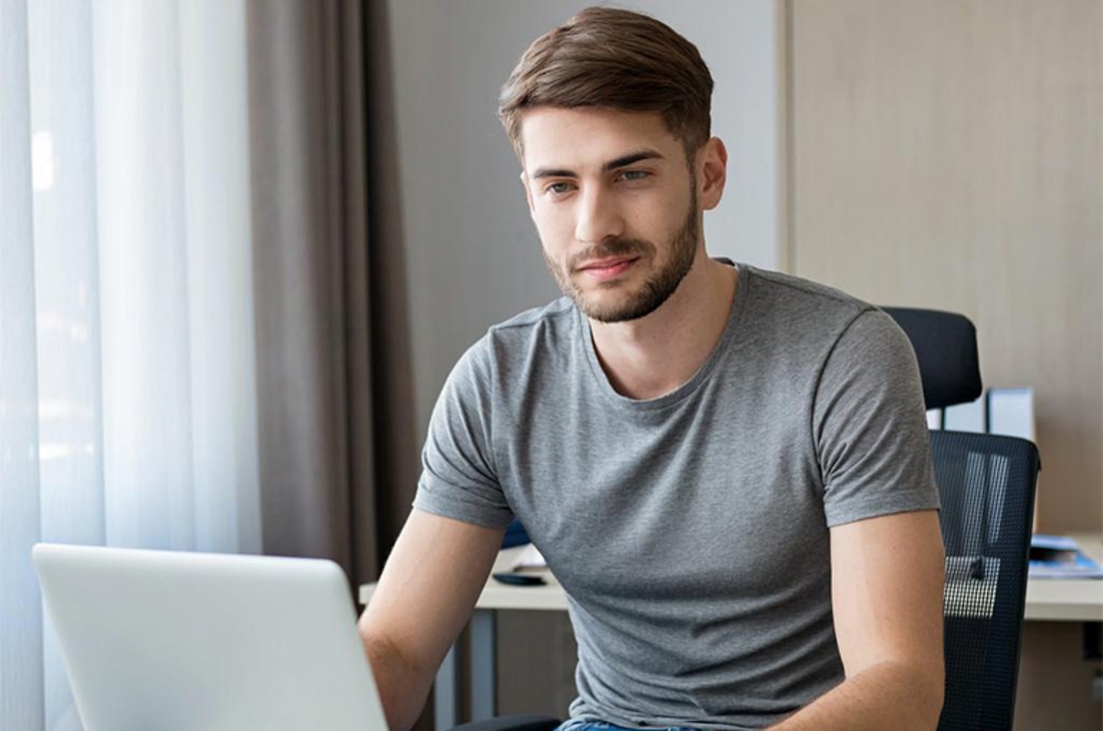 Требуется программист-стажёр (1С), ООО «БелМТЗцентр»