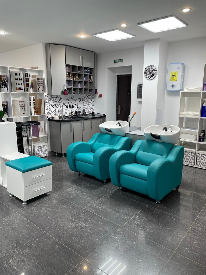 Требуются мастера парикмахеры с опытом работы, Студия Красоты с караоке «Вильма»